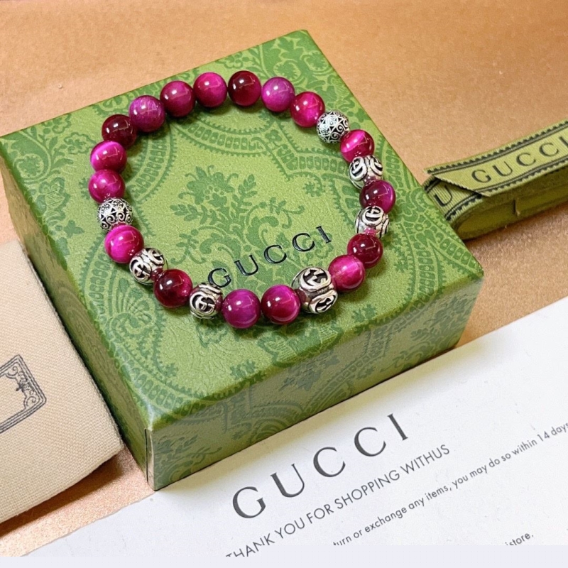 G*u*i bracelets